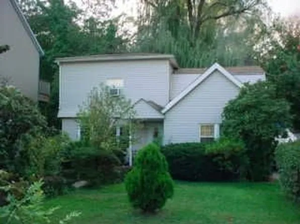 108 Holland Ave, Staten Island, NY 10303