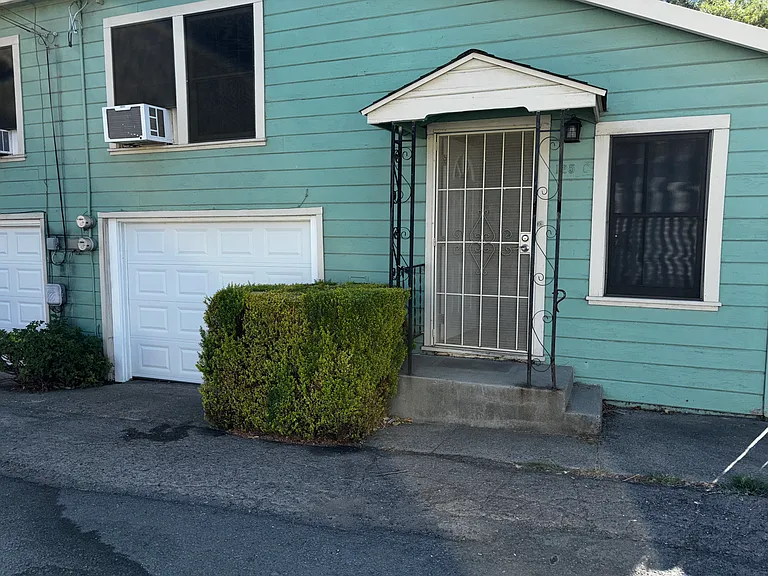 125 Bruning Ave #C — Photo 1