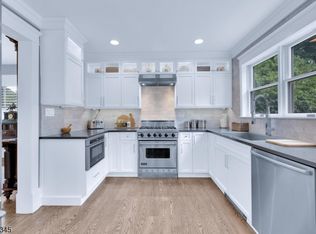 25 Glenbrook Rd, Morris Plains, NJ 07950