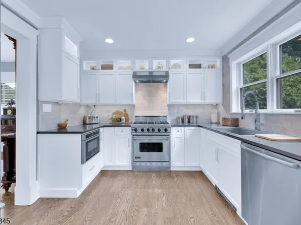 25 Glenbrook Rd, Morris Plains Boro, NJ 07950