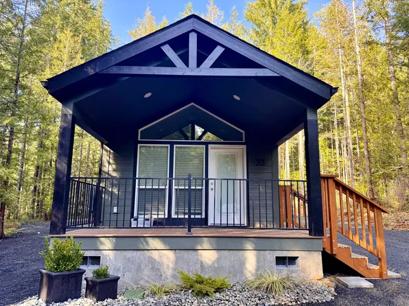 33 N Mount Washington Pl, Hoodsport, WA 98548