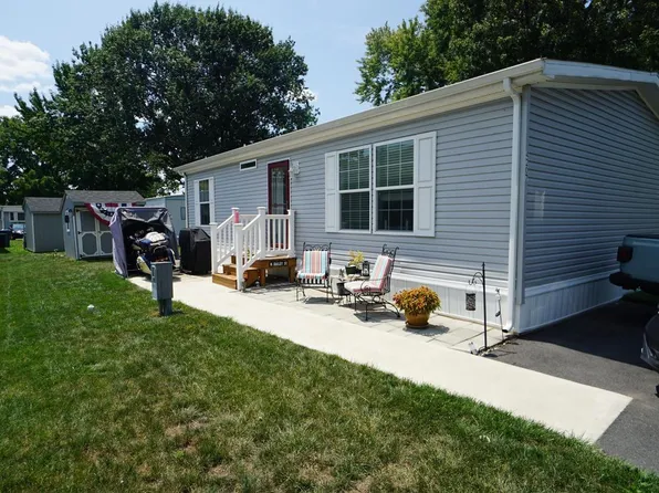 4207 Darby Dr, Morrisville, PA 19067
