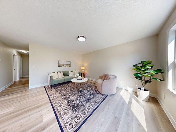 4th image of 1105 W Adams Ave