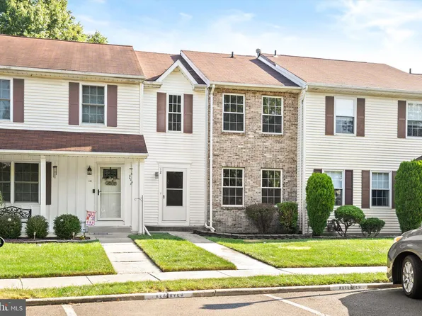 12 Dunmoor Ct N, Hamilton, NJ 08690