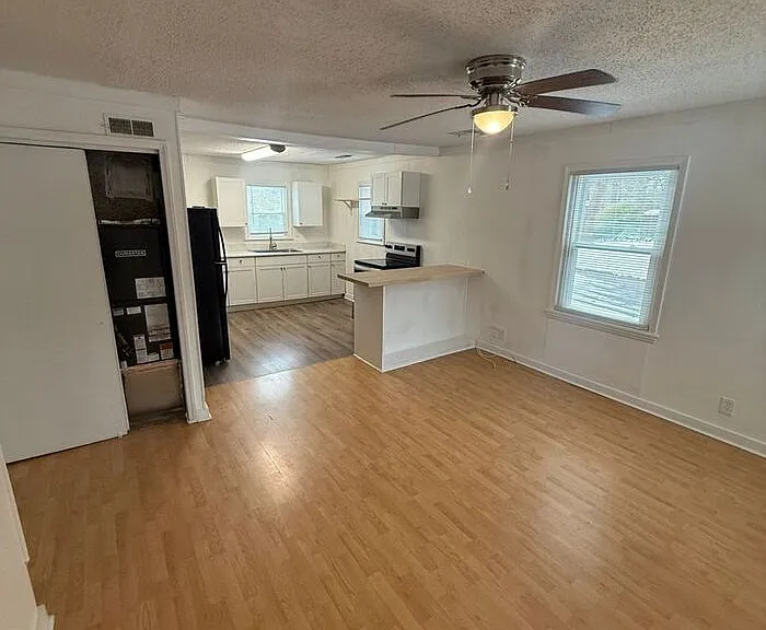 1409 John Ave — Photo 4