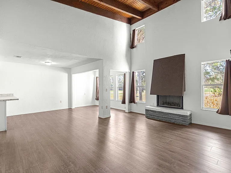 15203 Sandalwood Dr #203 — Photo 6