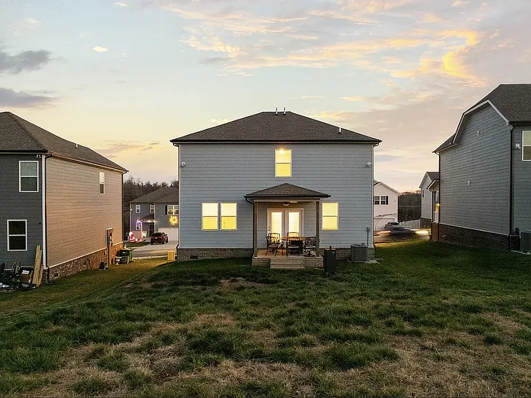 138 Millbrook Dr — Photo 16