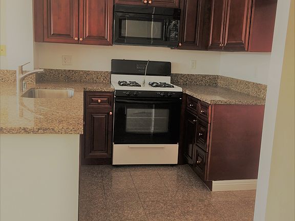 2nd image of 701 S Kingsley Dr APT 305