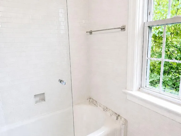 300 Commonwealth Ave #4 — Photo 15