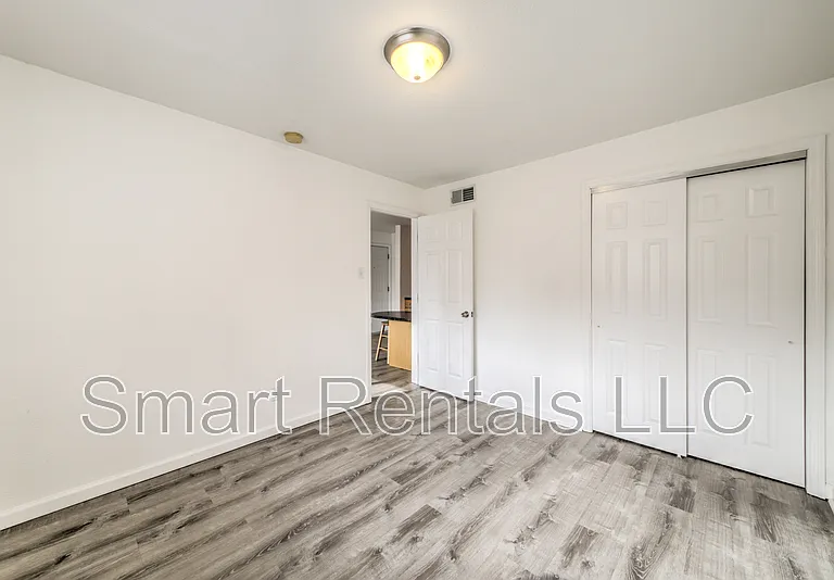 3850 Park Ave #8 — Photo 6