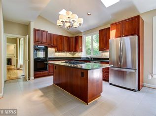 11195 Longwood Grove Dr, Reston, VA 20194