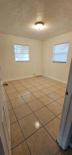 609 N 19th St #B — Photo 5