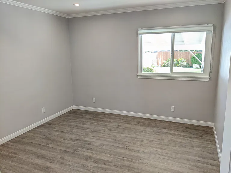 5636 Cedros Ave — Photo 16