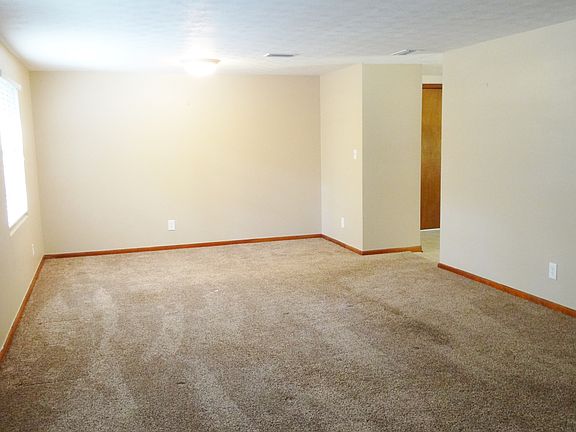 3rd image of 86 Judson Cir