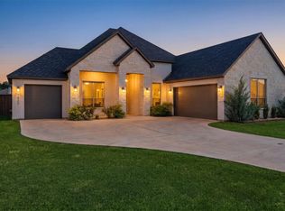 1525 Blue Lake Dr, Joshua, TX 76058