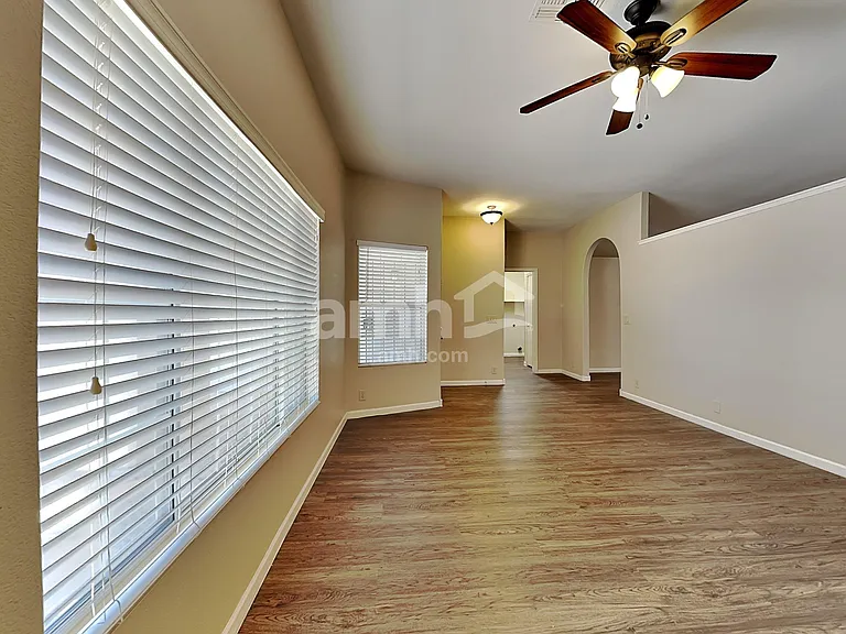 10235 W Missouri Ave — Photo 8