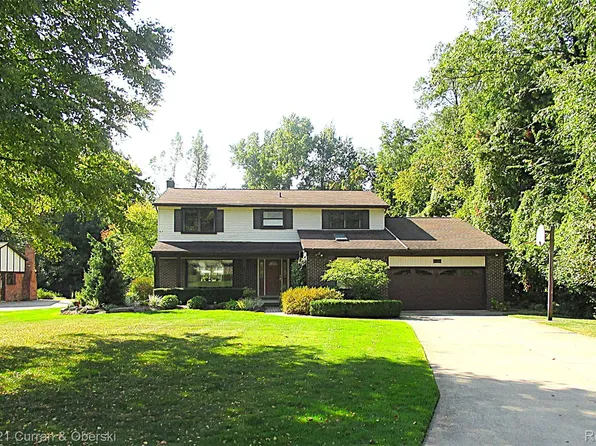 34621 Beechwood St, Farmington Hills, MI 48335