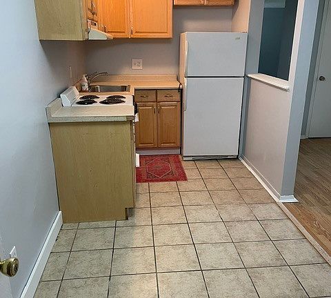 3rd image of 139 Towne House Road #139
