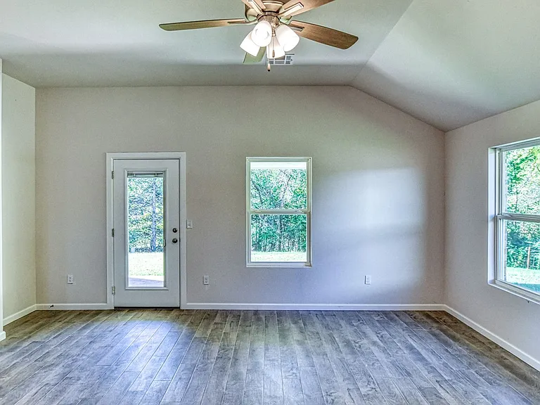 1006 Varenna Ln — Photo 13