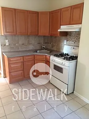 Rented by Sidewalk Realty LLC | media 8