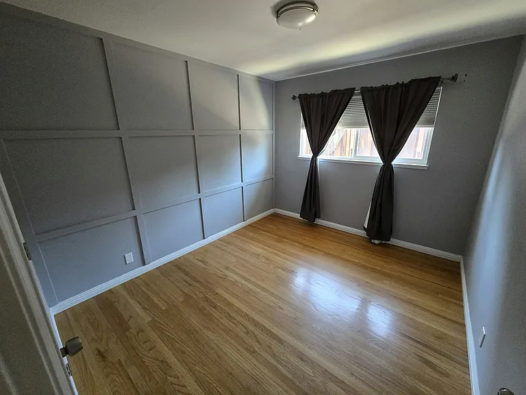 3rd Bedroom 11'2" x 10'6"