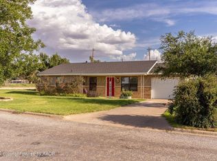 714 E 10th St, Wheeler, TX 79096