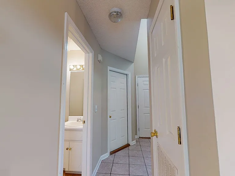 130 Woodmere Dr — Photo 14