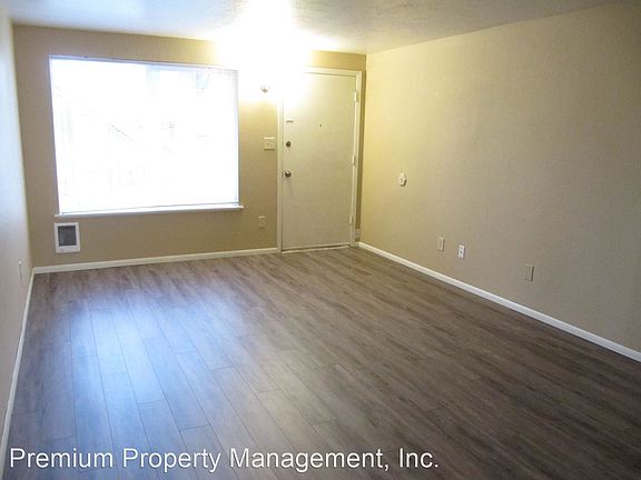 3rd image of 1035 7th St NW #9299960