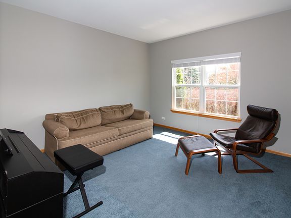 4th image of 1545 Hadley Dr