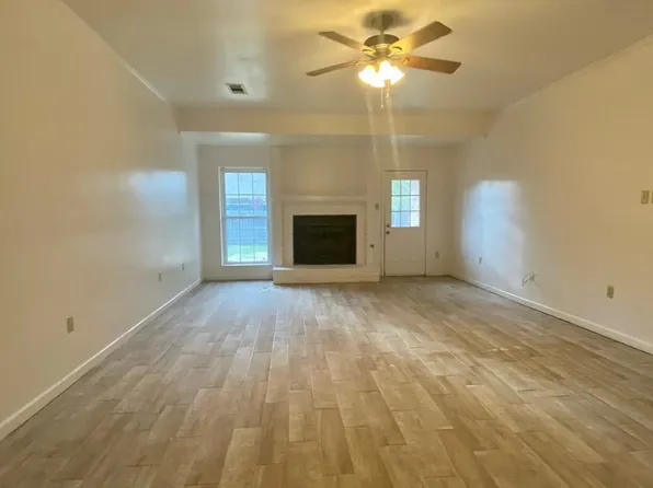 1541 Bullrush Dr, Baton Rouge, LA 70810