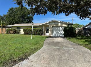 8470 121st St, Seminole, FL 33772