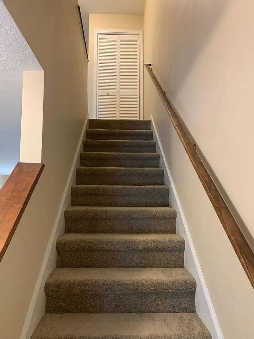 2 bedroom 1.5 bathroom Townhouse located in Carolina Pines — Photo 4