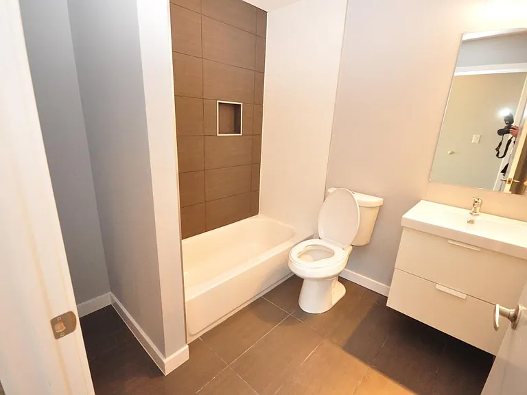 4049 Spring Garden St #2 — Photo 8