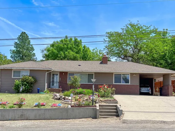 1228 Swan Rd, Sunnyside, WA 98944