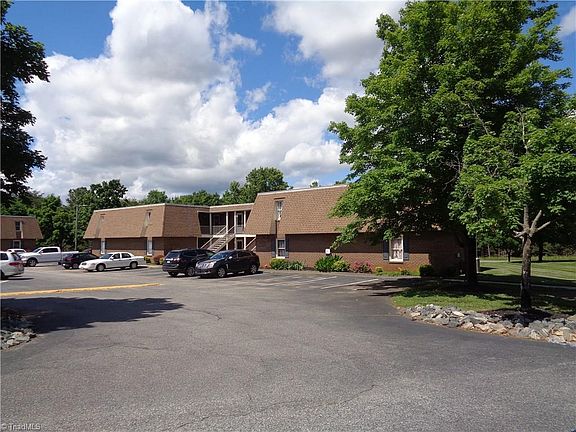 2nd image of 316 Windsor Manor Way Unit C
