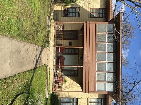Front of duplex/sunroom/entry on King Street