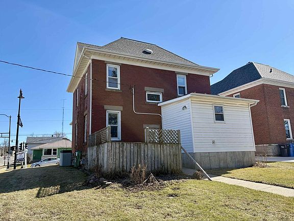 3rd image of 903 13th Avenue