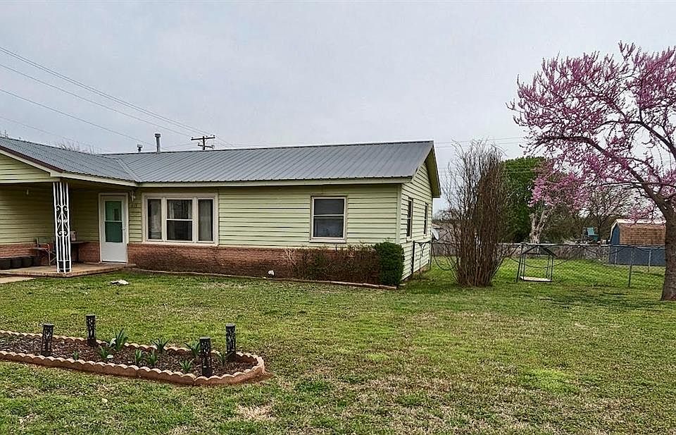 2nd image of 413 Kimberly Rd