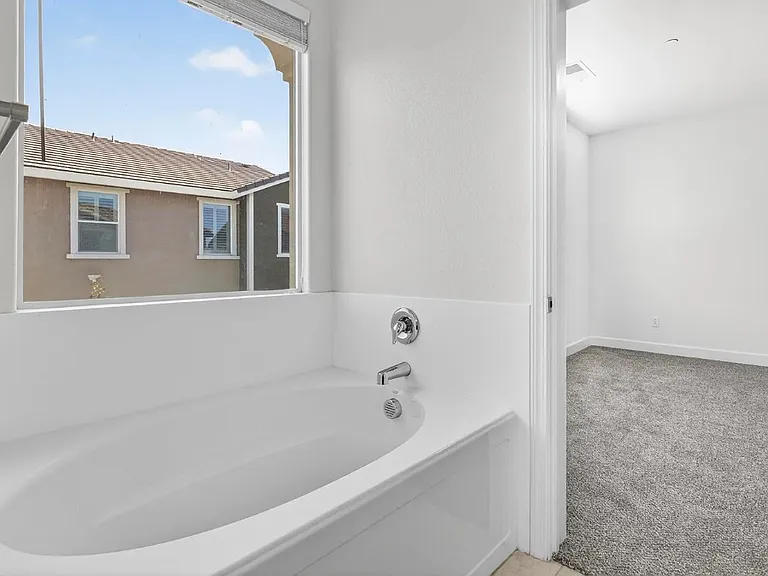 532 E Isidoro Ave — Photo 7