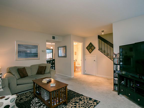 5th image of 2282 Sierra Blvd APT E