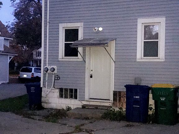 2nd image of 334 S Van Buren St
