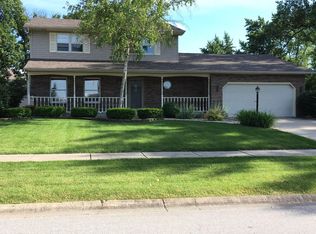 10636 Prestwick Pl, Saint John, IN 46373