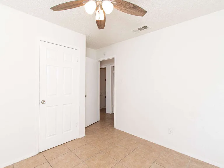 4405 Teri Rd #B — Photo 16