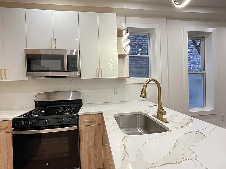 232 Van Horne St #4 — Photo 5
