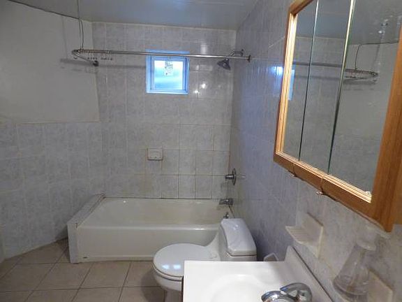 4th image of 2241 37th St #1