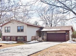 19687 W Hawthorne Blvd, Mundelein, IL
