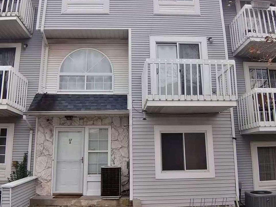 1st image of 37A Country Dr N