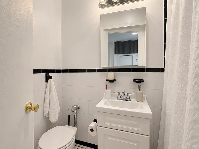 205 W 88th St #14G — Photo 4