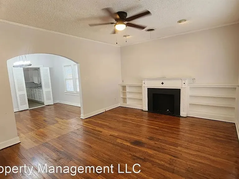 2108 S Van Buren St — Photo 3