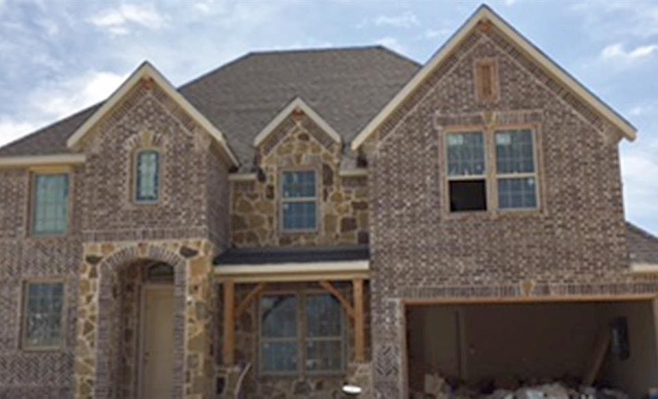 1st image of 208 Pasadena Trl